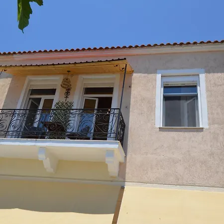 Avlonari Evias Flat In The Square Avlonarion